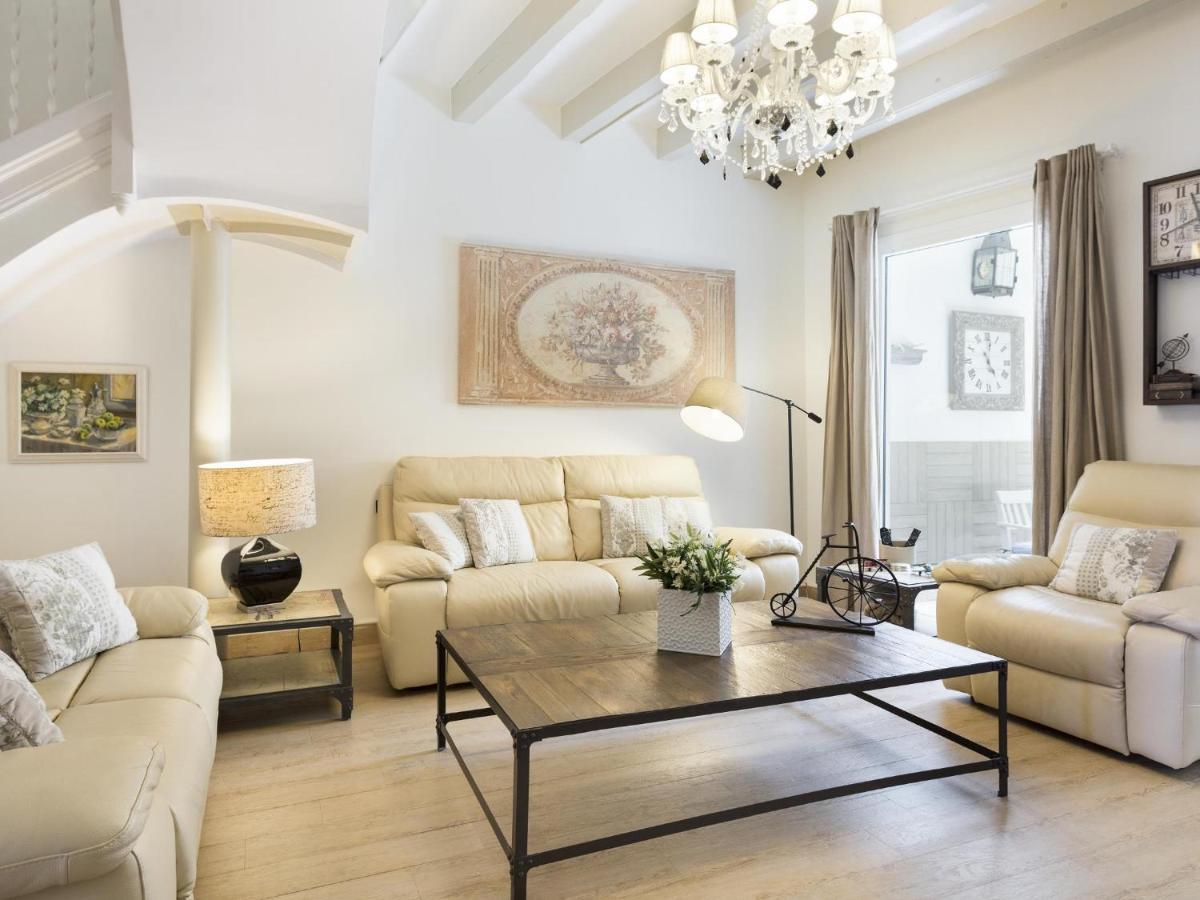Sitges Spaces Beach House-4 Bedrooms, 3 Bathrooms, Large Terrace, Jacuzzi, Center-Beach Exterior photo