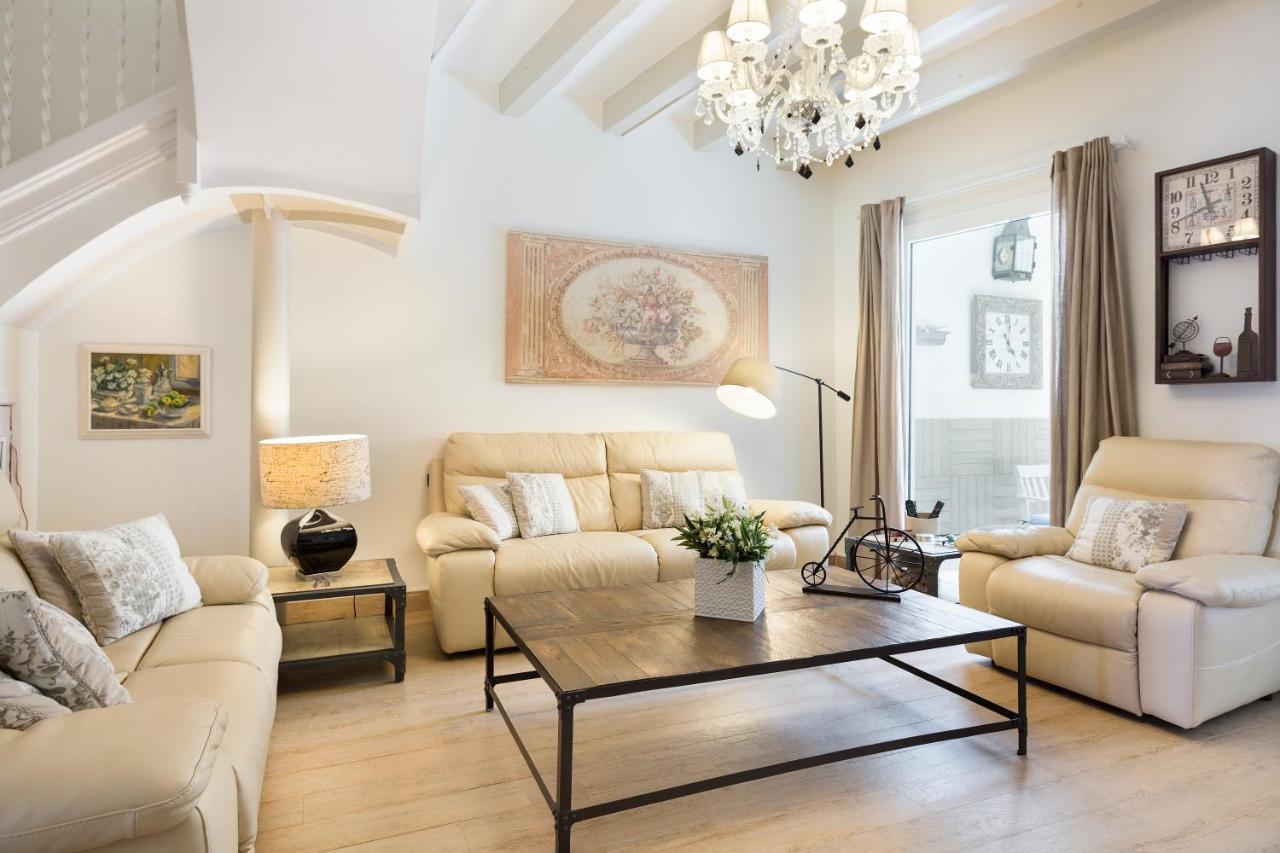 Sitges Spaces Beach House-4 Bedrooms, 3 Bathrooms, Large Terrace, Jacuzzi, Center-Beach Exterior photo